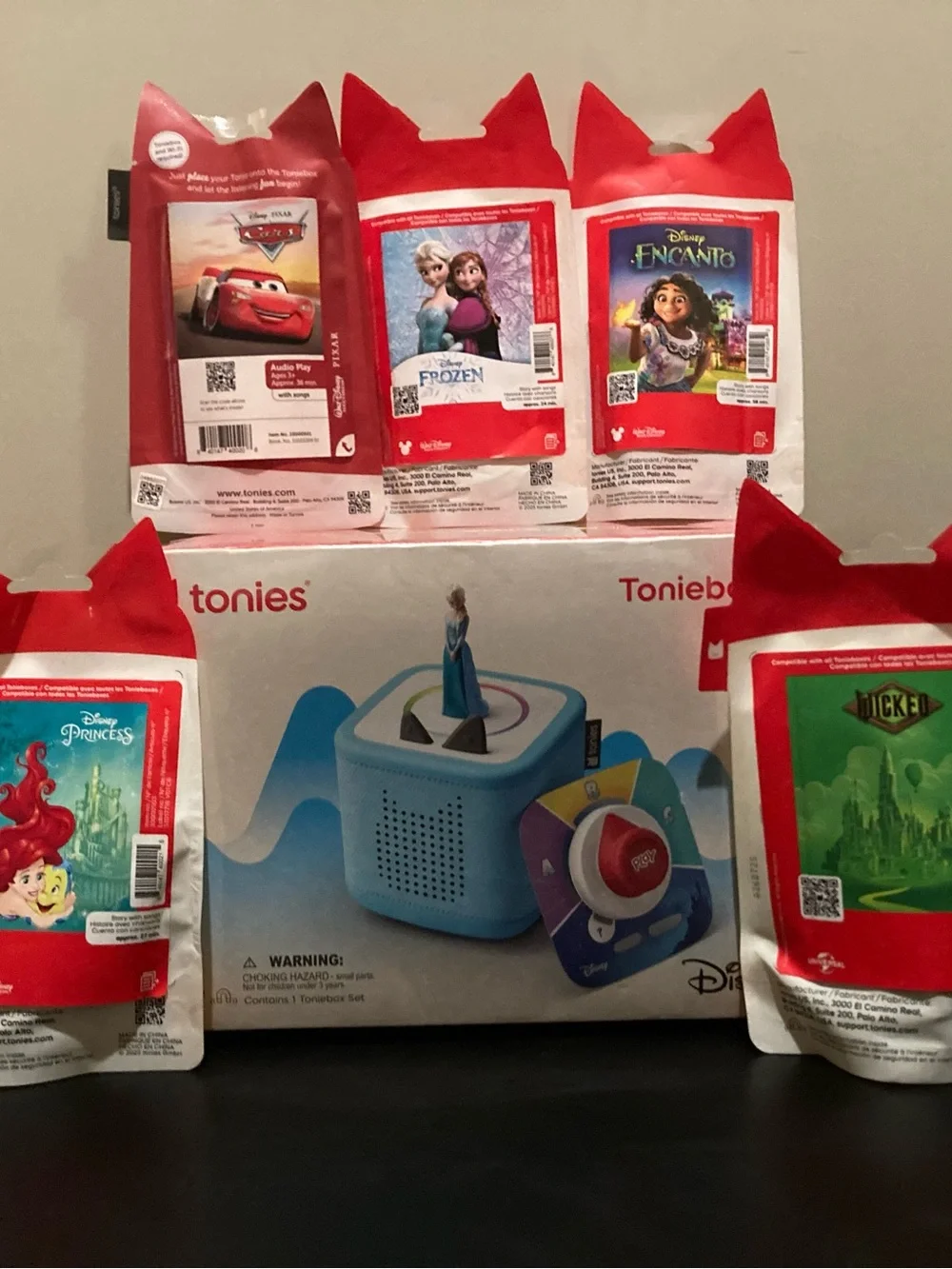 Disney Tonies Blue Toniebox Starter Set with Colorful Character Tonies (7)